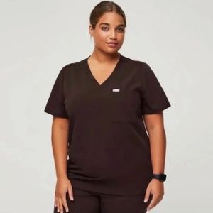 Catarina one pocket scrub top and Zamora joggers XL